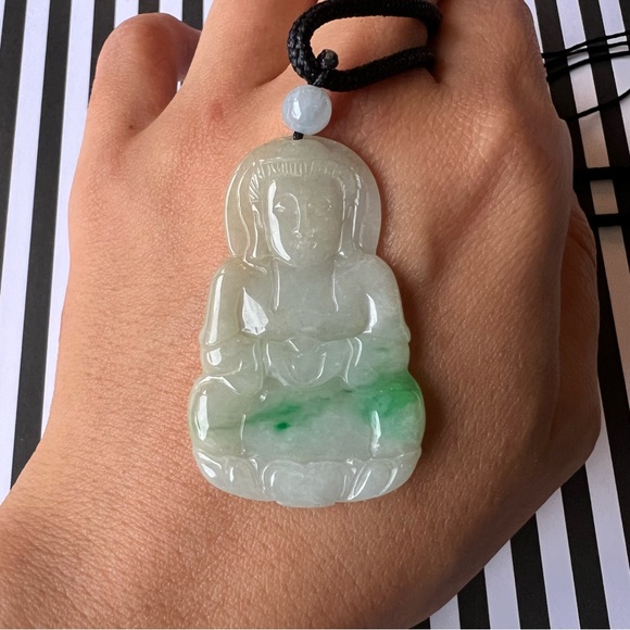 💚JADE GUANYIN BUDDHA Small Thin authentic jadeite necklace - Picture 6 of 11